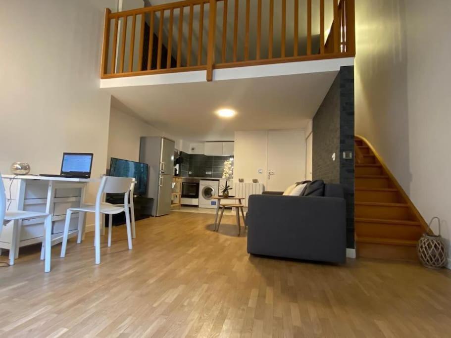 Magnifique Duplex 45 M2 Aux Portes De Paris Metro Barbara A 30Mn Expo Porte De Versailles モンルージュ エクステリア 写真