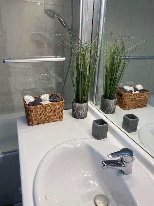 Magnifique Duplex 45 M2 Aux Portes De Paris Metro Barbara A 30Mn Expo Porte De Versailles モンルージュ エクステリア 写真