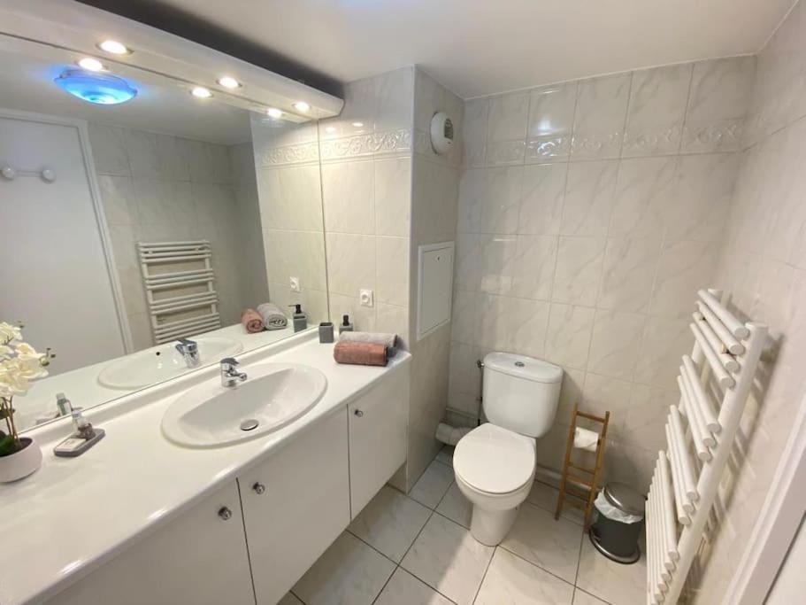 Magnifique Duplex 45 M2 Aux Portes De Paris Metro Barbara A 30Mn Expo Porte De Versailles モンルージュ エクステリア 写真