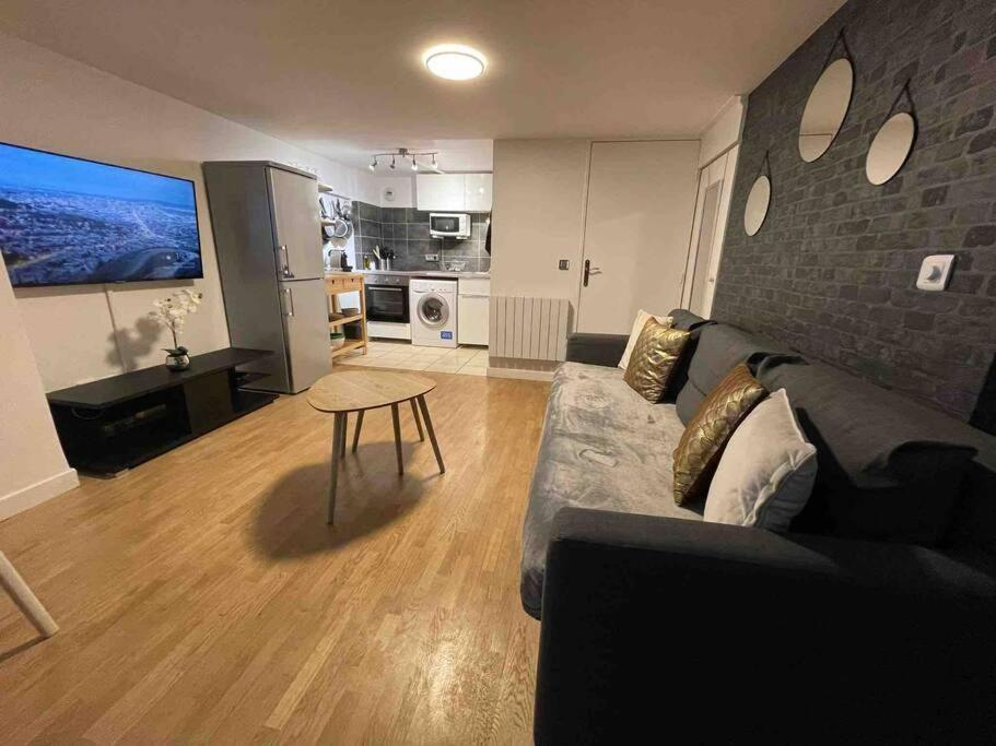 Magnifique Duplex 45 M2 Aux Portes De Paris Metro Barbara A 30Mn Expo Porte De Versailles モンルージュ エクステリア 写真