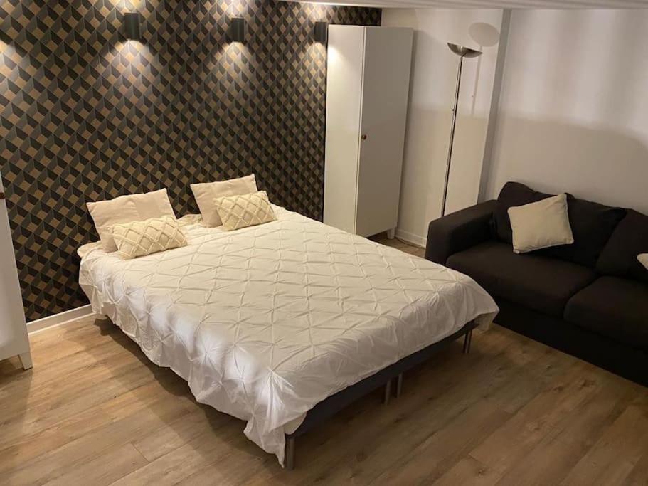 Magnifique Duplex 45 M2 Aux Portes De Paris Metro Barbara A 30Mn Expo Porte De Versailles モンルージュ エクステリア 写真